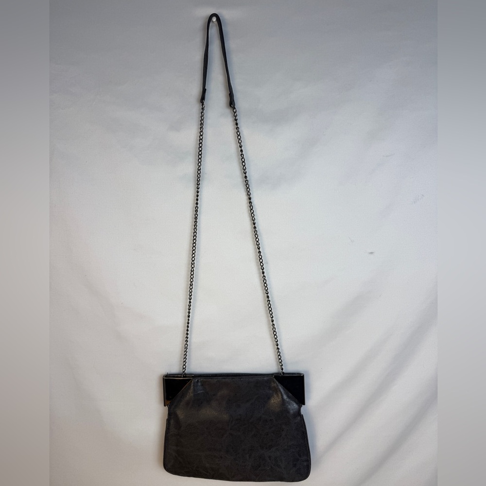 Elegant Black Metallic Chain Shoulder Bag